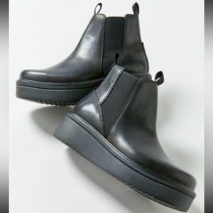 Vagabond Tara Short Chelsea Boot